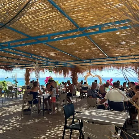 キャンプ場 Blue In Borsh, Vlore ボルシュ